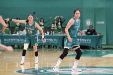 진안주공 12점 | ‘진안 20점’ 하나은행, BNK 꺾고 2연패 탈출...2위 KB와 2경기 차