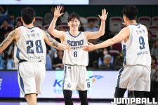 ‘5R 최강’ 소노, 1위 LG 또 잡고 단독 6위 차지하다