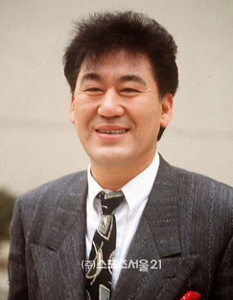가수 현철, 방송 녹화 중 갈비뼈 부상