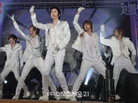 SS501, 인천 백석고등학교서 깜짝 콘서트