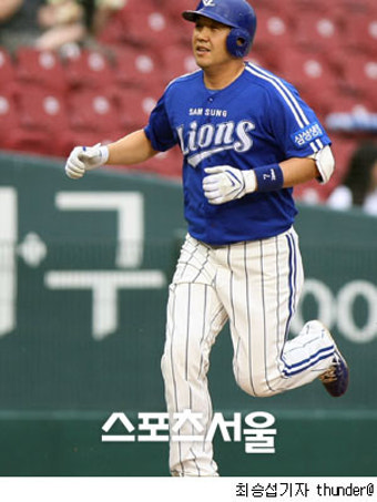 삼성 박진만, 복귀 4경기만에 부상 재발 2군행