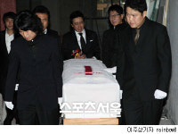 故 이석규군, 이광기 통곡 속 발인