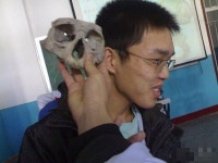 유골이 장난감? 중국 의대생 해골 직찍 비난 쇄도