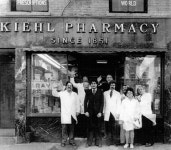 [BizTory] ‘화장품을 처방해준다고?’자연주의 화장품 키엘