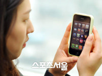스마트폰 사용 실태 극과 극 생활의 변화vs애물단지 취급