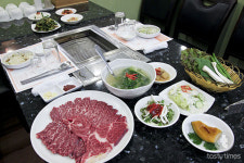 [tasty times] 최고급 한우암소고기를 저렴하게 맛볼 수 있는 논현 송두