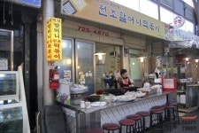 [tasty times] 세월과 정성의 전통 기름떡볶이, 통인동 ‘원조할머니떡볶이