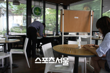 서울시 운영 영어카페 '파인트리' 찬반 논란