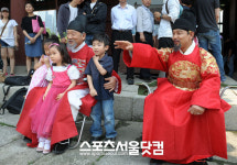 [SS포토스토리] 이순재 난 모든연령 커버하는 꽃미남