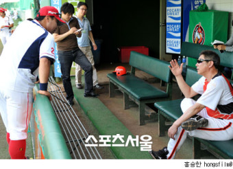 [백스톱] 한대화 감독, 이범호 불러 세운 이유