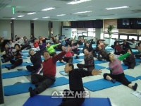 실버스포츠 활성화 모델된 시니어요가교실