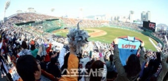 프로야구 구름관중 속에 시즌 1호 기록들 쏟아져