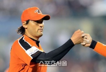 [SS포토]박찬호, 또 두산전 승리?