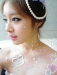 티아라 지연, 결혼 임박? 블링블링 웨딩룩 온몸에 진주범벅