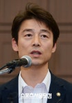 [SS포토]송호창 의원, 금태섭 변호사와 기자회견 동석