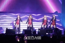씨스타, 섹시+파워+큐트로 첫 단독 공연 성황! 남성팬들 눈 호강!