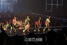 씨스타, 섹시+파워+큐트로 첫 단독 공연 성황! 남성팬들 눈 호강!