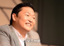 싸이, 히트곡 라잇 나우 ,19금 딱지 떼고 비상!