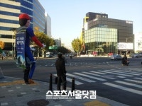 전자상가 강남 대격돌, LG ‘도발’ VS 삼성 ‘경계’