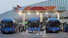 [SS포토]운행 준비 서두르는 시내버스