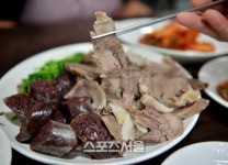 [고기박사 최계경의 육도락기행]인심이 가득, 순천 웃장 돼지머리국밥