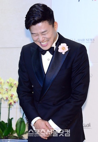 [SS포토]'새신랑' 홍록기 '좋아 죽겠네~'