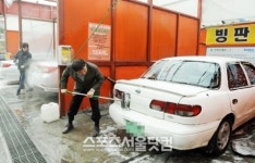 [SS포토]애마는 목욕중!