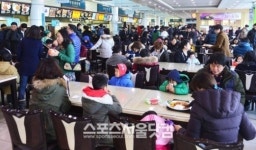 [SS포토]귀성길도 식후경