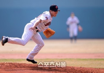 [SS포토]부산사나이 김승회,'1회부터 점수 줄 순 없지'