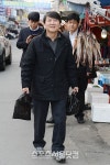 [SS포토]재래시장에서 장보는 안철수