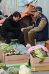 [SS포토]자세 낮춰 인사하는 안철수