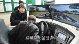 [SS포토]도봉운전면허시험장 찾은 안철수 후보