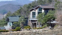 [SS포토]성접대 의혹 윤모 씨 별장