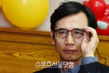 [SS포토]자연인 유시민의 눈빛