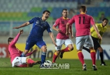 [ACL] 수원, 안방서 센트럴코스트에 0-1 충격패…16강행 좌절