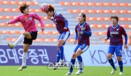 [SS여왕기]헤딩하는 김예지,'이건 내꺼야!!'