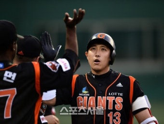 [SS포토]롯데 황재균, 3회초 2점 홈런
