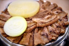 [고기박사 최계경의 육도락기행]구수한 곰 국물과 양지수육의 맛, 무교동 곰국시