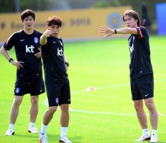 [SS포토]홍명보호 첫 훈련, 전술 훈련부터...