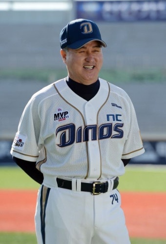 막내 맞는 NC 김경문 감독 