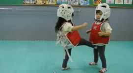 가장 귀여운 격투기 대련 안 배우고 춤 배웠나?