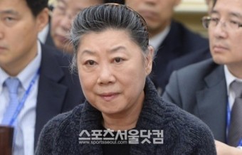 [SS포토]국정감사 증인 출석한 이혜경 동양그룹 부회장