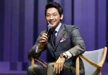 비, 내년 초 가수로 컴백 준비 중. 현재 앨범 작업 몰두