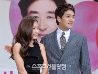 [SS포토] 매너손 박윤재, 누군가 보고 있기에