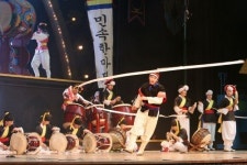 부쩍 심심해진 설날 연휴, 고궁과 테마파크에서 찾는 즐거움.