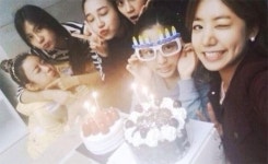 손나은 생일 파티, 민낯 자신감 역시 걸그룹!