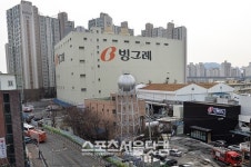 [SS포토] 빙그레 폭발 사고…아파트 앞에 공장이...위험천만