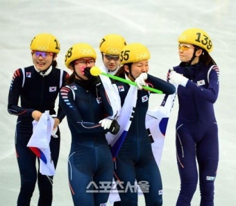 [소치2014]여자 쇼트트랙 '눈물의 금메달'…3000m 계주 우승