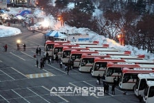 [SS포토] 금강산 출발을 앞둔 버스들