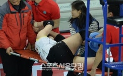 [SS포토] 도로공사 한숨 